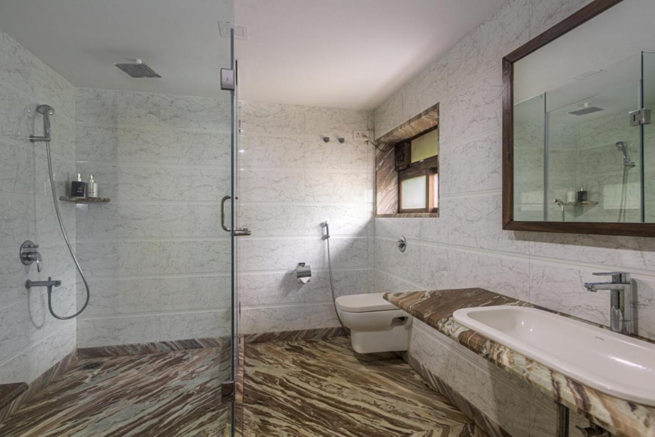 Saffronstays Aura, Alibaug - Luxury Pool Villa With A Game Room And Spacious Lawn Alībāg Εξωτερικό φωτογραφία