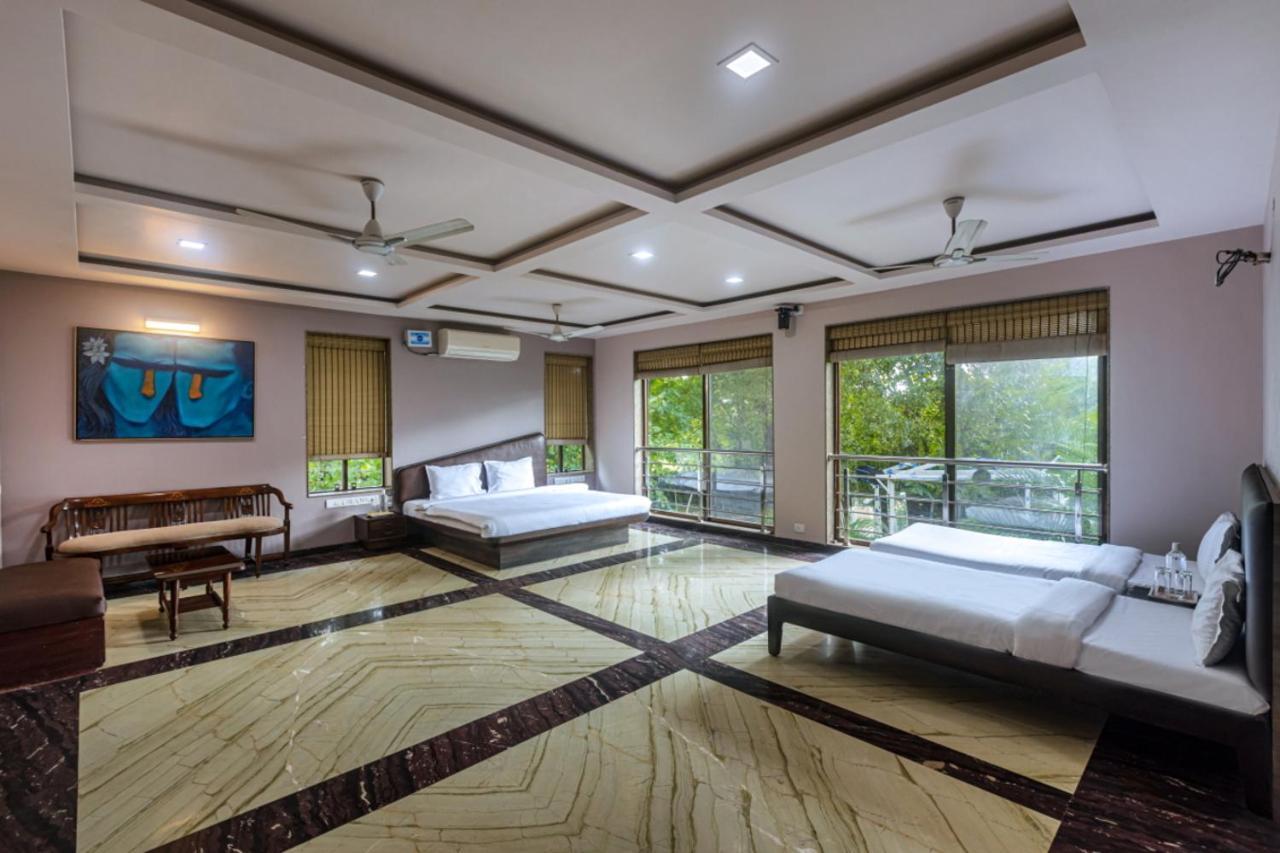 Saffronstays Aura, Alibaug - Luxury Pool Villa With A Game Room And Spacious Lawn Alībāg Εξωτερικό φωτογραφία