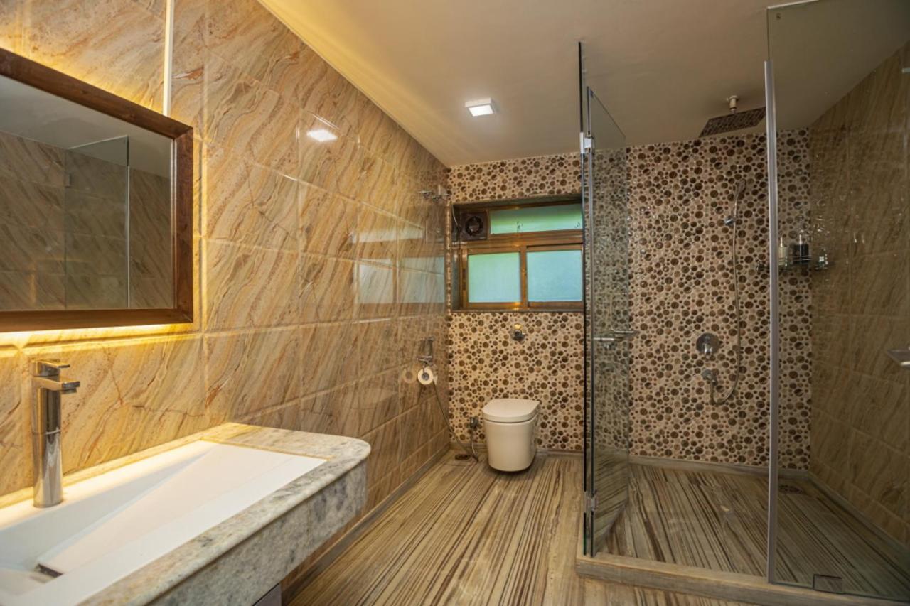 Saffronstays Aura, Alibaug - Luxury Pool Villa With A Game Room And Spacious Lawn Alībāg Εξωτερικό φωτογραφία