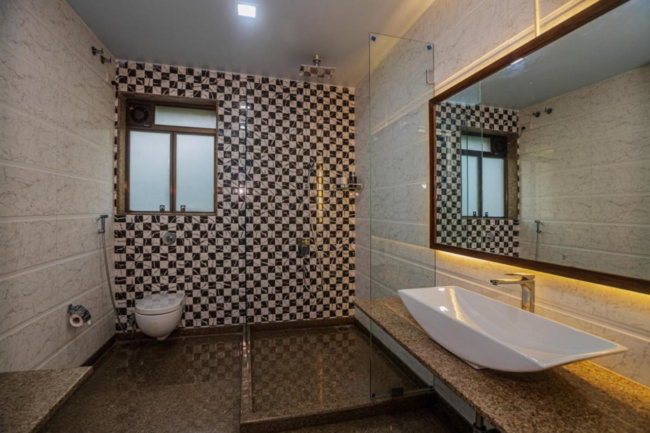 Saffronstays Aura, Alibaug - Luxury Pool Villa With A Game Room And Spacious Lawn Alībāg Εξωτερικό φωτογραφία