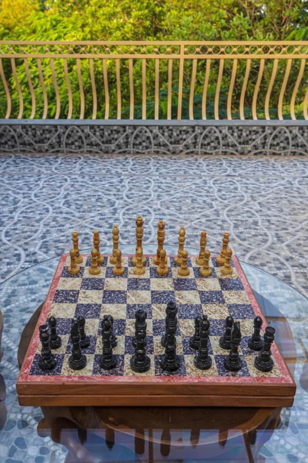Saffronstays Aura, Alibaug - Luxury Pool Villa With A Game Room And Spacious Lawn Alībāg Εξωτερικό φωτογραφία